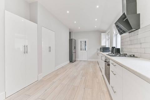 3 bedroom flat to rent, Kingston Road, Wimbledon, London, SW19