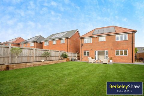 4 bedroom detached house for sale, Hollow Drive, Thornton, Liverpool