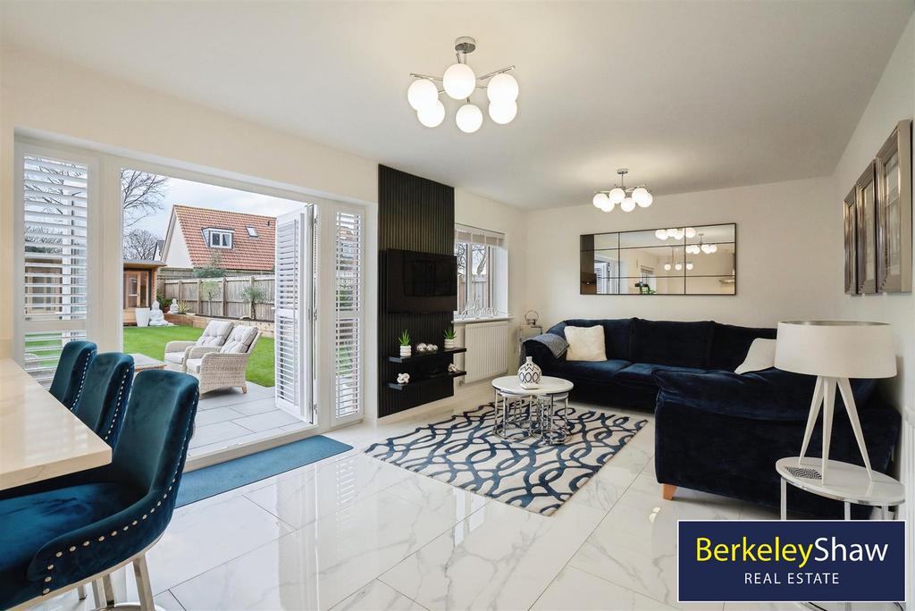 Kitchen/Lounge/Dining