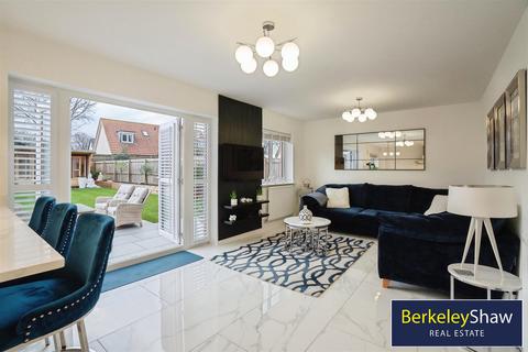 4 bedroom detached house for sale, Hollow Drive, Thornton, Liverpool