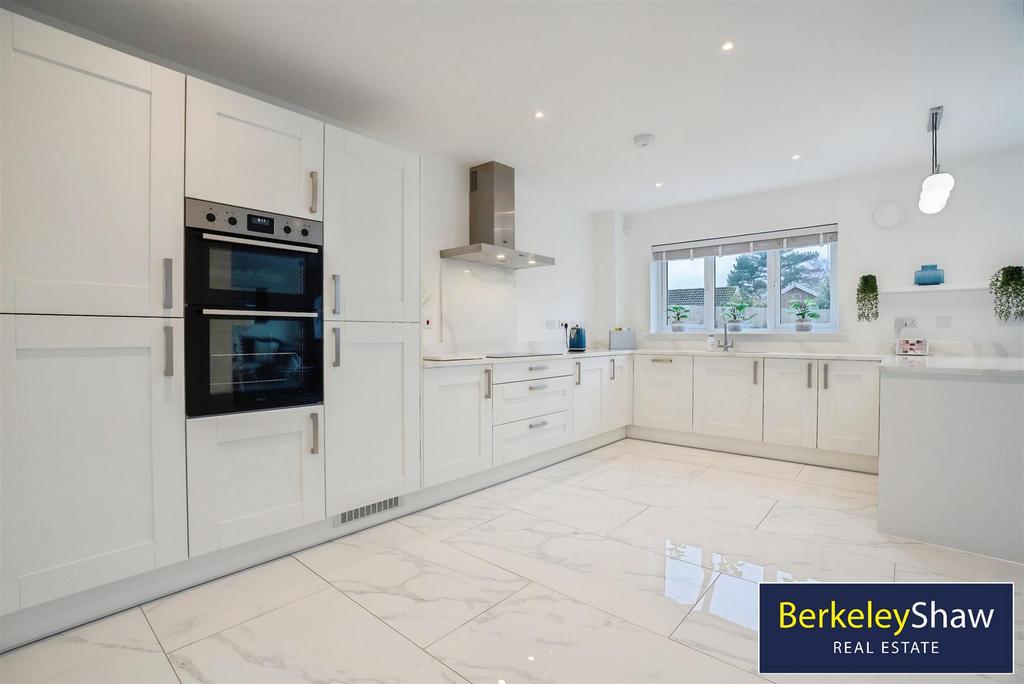 Kitchen/Lounge/Dining