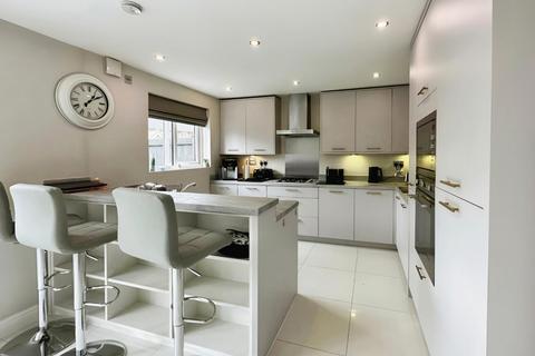 4 bedroom detached house for sale, Lunts Heath Road, Cheshire WA8