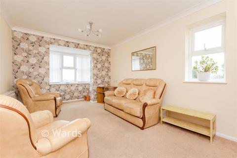 2 bedroom flat for sale, Mullender Court, Gravesend DA12