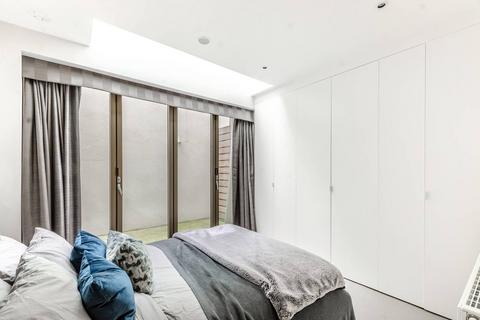 undefined, Gosfield Street, Fitzrovia, London, W1W
