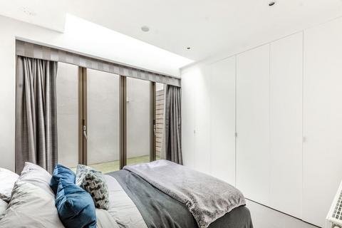 2 bedroom flat for sale, Gosfield Street, Fitzrovia, London, W1W