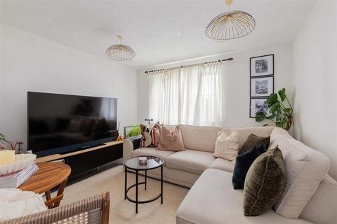 2 bedroom apartment for sale, Richards Way, Slough