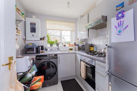 2 bedroom apartment for sale, Richards Way, Slough