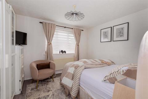 2 bedroom apartment for sale, Richards Way, Slough