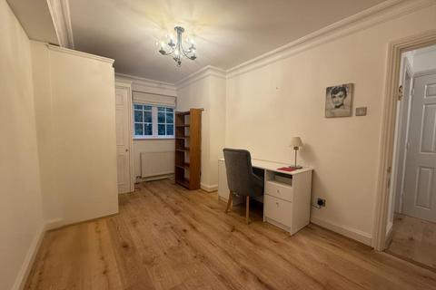 undefined, Lightwater,  Surrey,  GU18