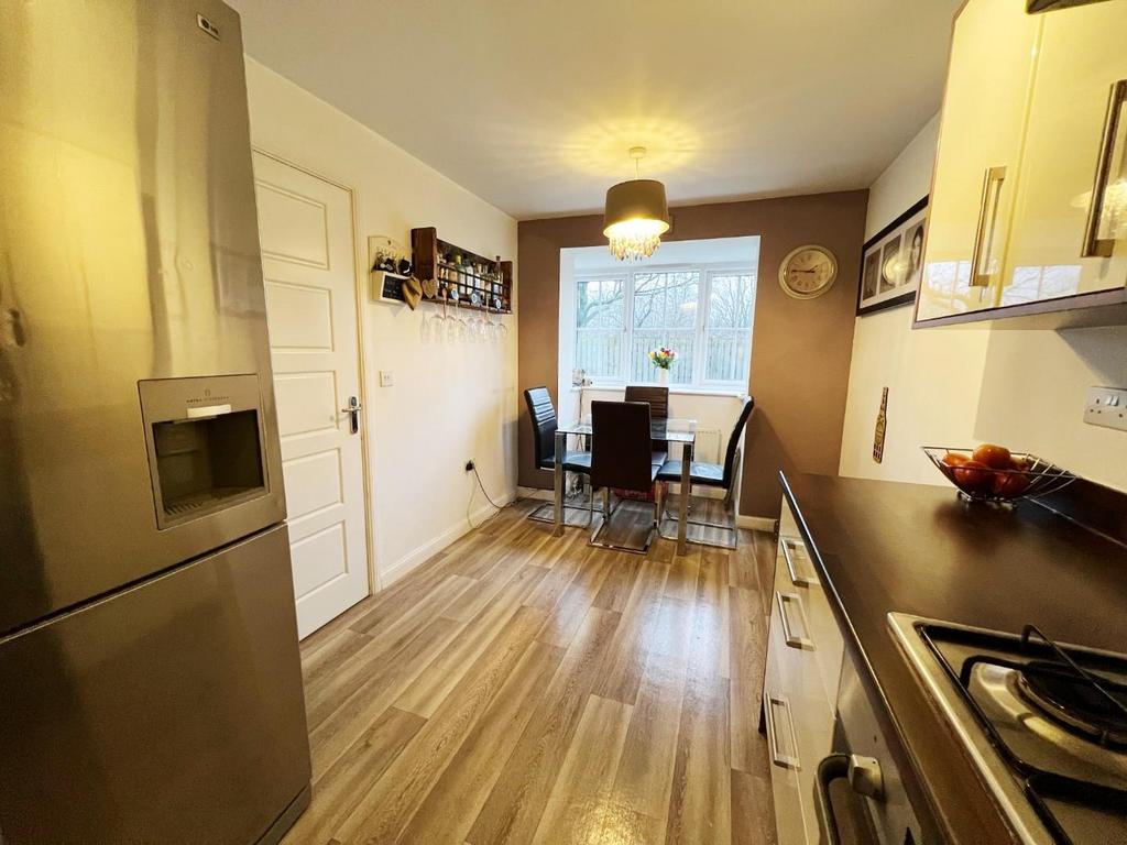 Kitchen / Dining room