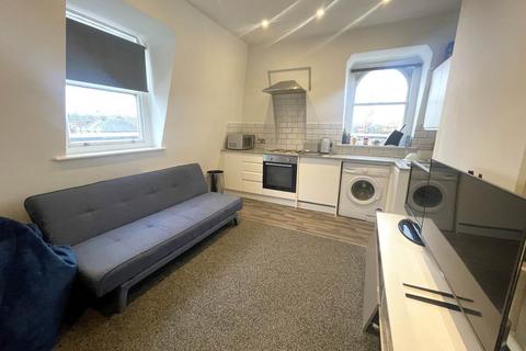 2 bedroom flat to rent, Church Road, Hove, East Sussex