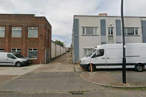 undefined, Aintree Road, Perivale UB6