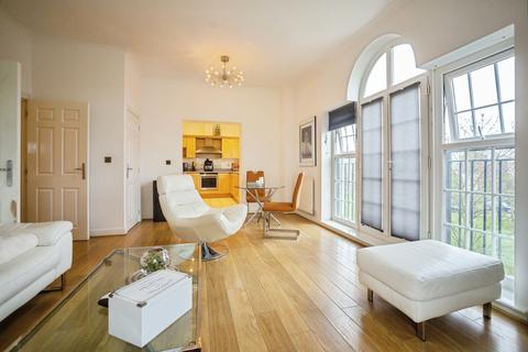 3 bedroom apartment for sale, Liverymen Walk, Greenhithe, DA9