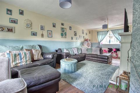 undefined, Yew Tree Avenue, Mansfield NG19