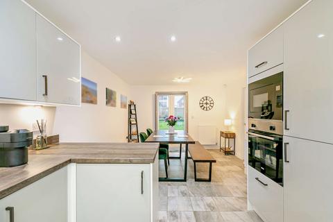 4 bedroom detached house for sale, Lowe Lane, Castleford, West Yorkshire