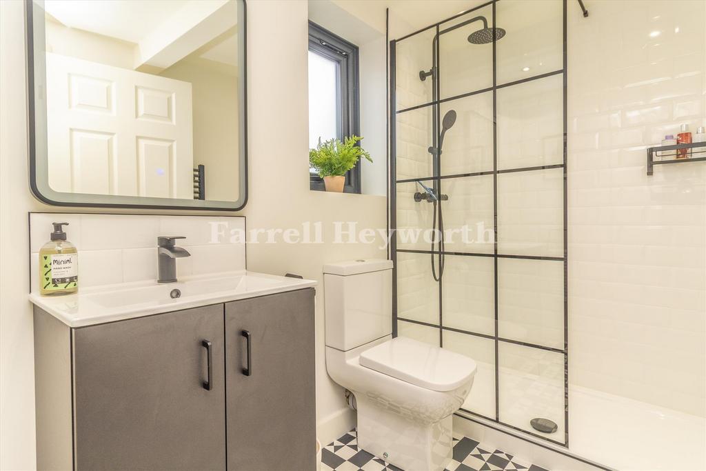 En Suite image 2
