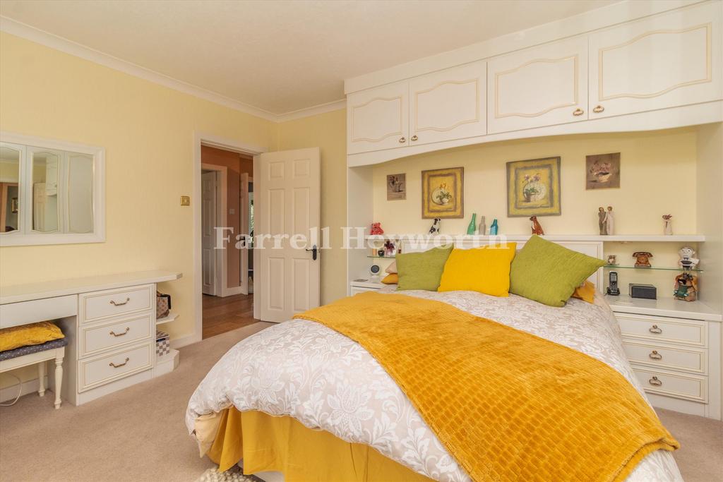 Bedroom 2 image 2