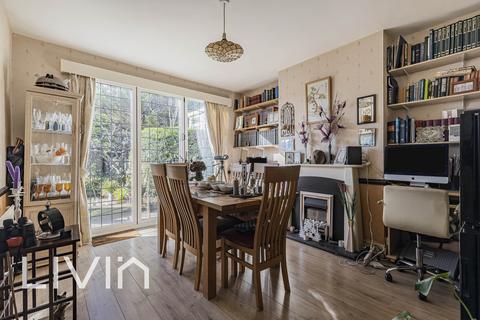 3 bedroom semi-detached house for sale, London SE25
