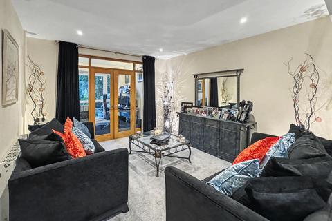 4 bedroom semi-detached house for sale, Park Lane, Whitefield, M45