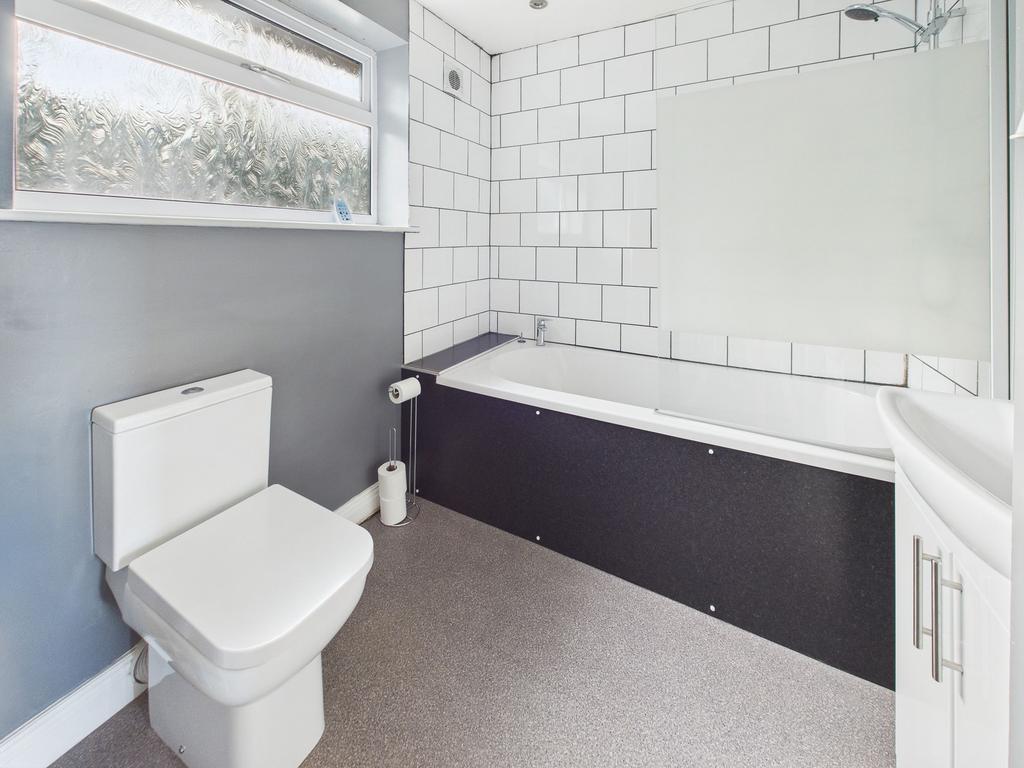 Bathroom (Second Floor)