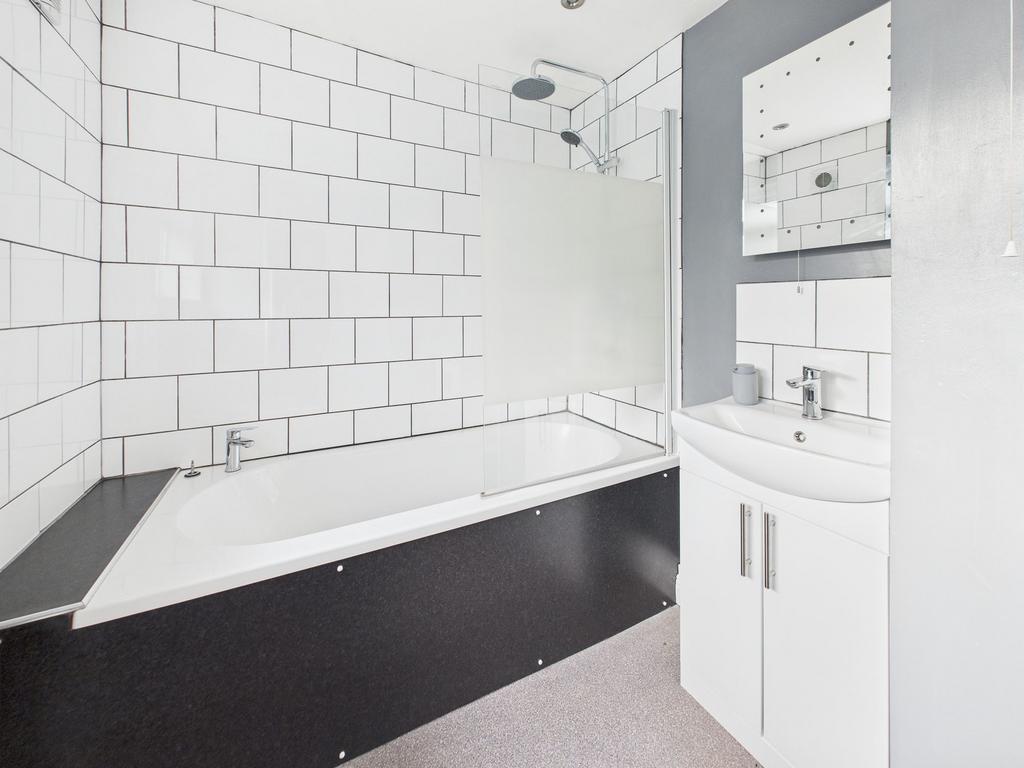 Bathroom (Second Floor)