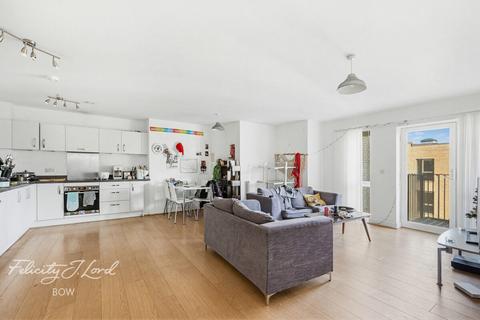 3 bedroom apartment for sale, St Clements Avenue, London