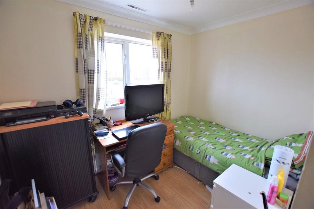 Bed 4.jpg