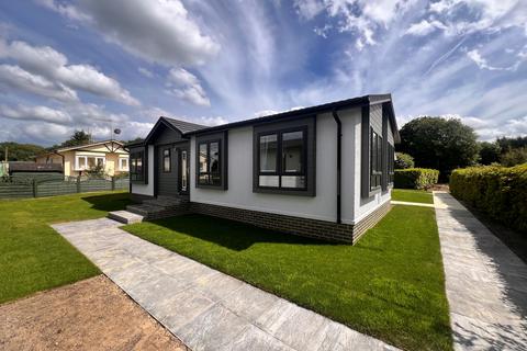 2 bedroom park home for sale, Burnt Oak Lane, Newdigate RH5