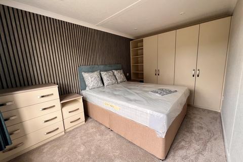 2 bedroom park home for sale, Burnt Oak Lane, Newdigate RH5