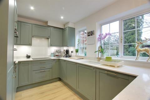 4 bedroom house for sale, Old Farm, Pitstone