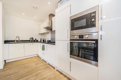 2 bedroom flat for sale, Sancroft Street, London SE11