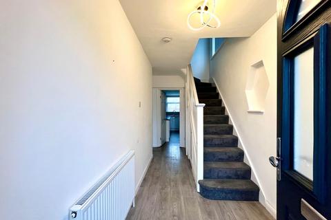 undefined, Uxbridge Road, Feltham TW13