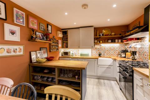 2 bedroom house for sale, Waverley Street, York