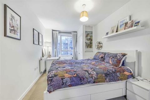 3 bedroom flat for sale, Loughborough Park, London SW9