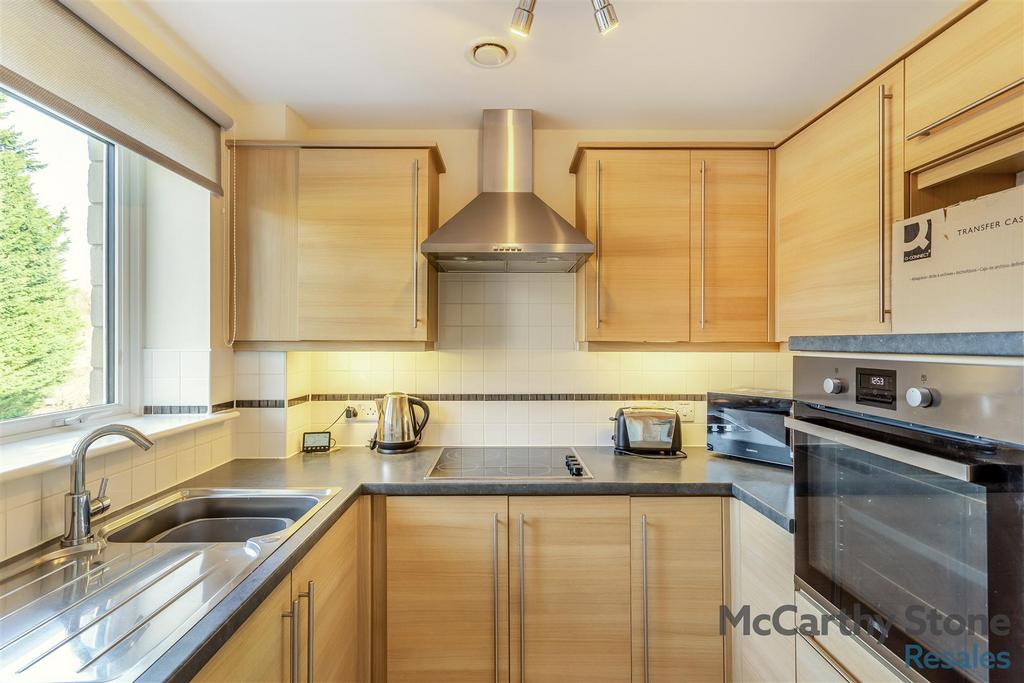 8677309-interior12.jpg