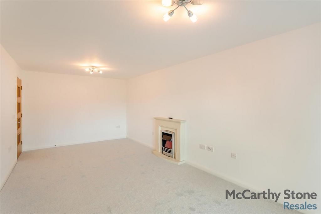 8677309-interior16.jpg