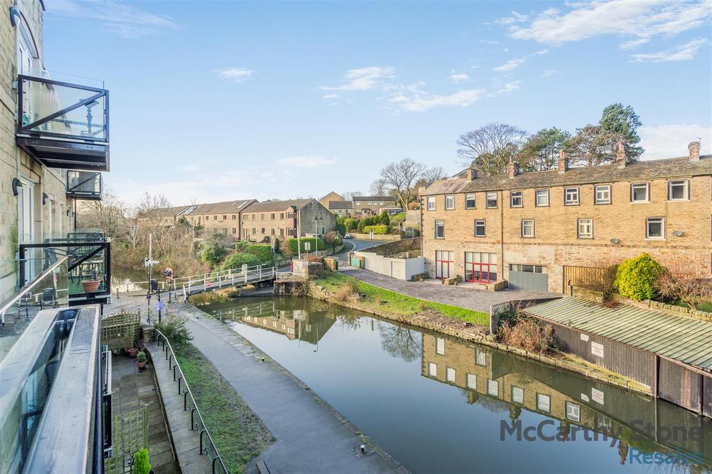 8677309-exterior11.jpg