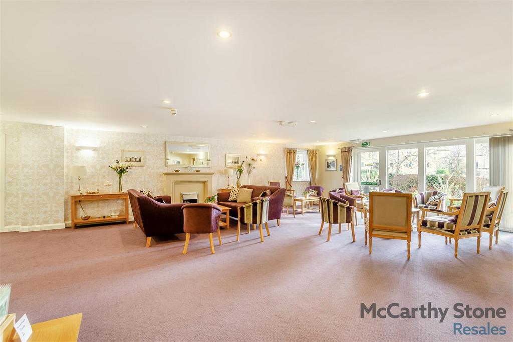 8677309-interior02.jpg