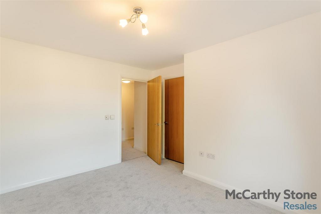 8677309-interior08.jpg