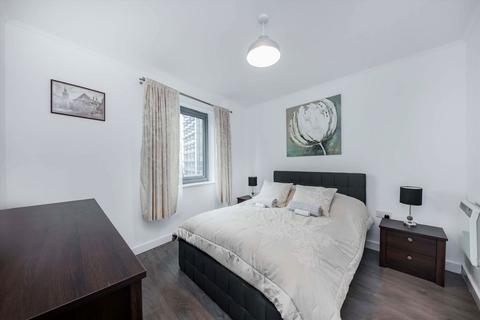 1 bedroom flat for sale, Victoria Road, London W3