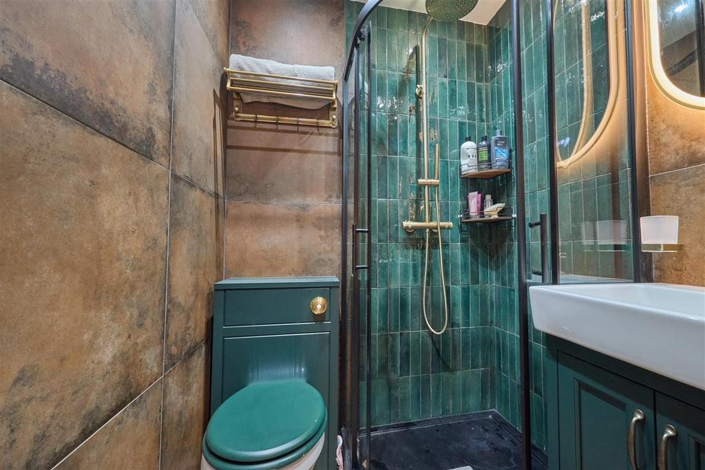 En Suite Shower Room
