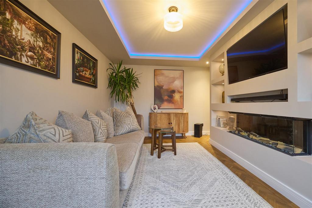 Lounge to Front