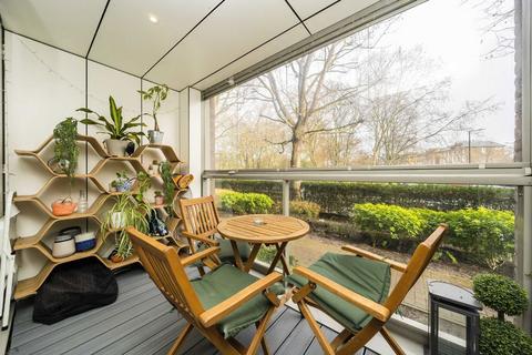 2 bedroom flat to rent, Brixton Road, London SW9