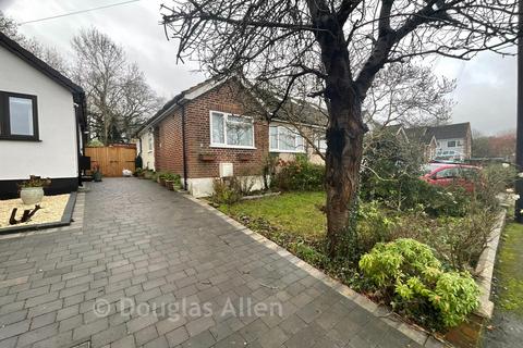 2 bedroom bungalow for sale, Beverley Rise, Billericay, Essex