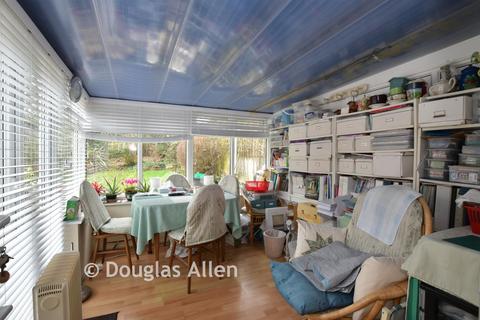 2 bedroom bungalow for sale, Beverley Rise, Billericay, Essex