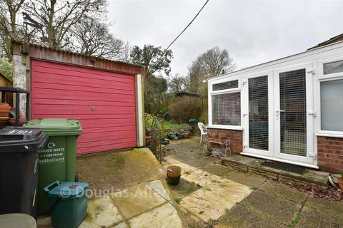 2 bedroom bungalow for sale, Beverley Rise, Billericay, Essex
