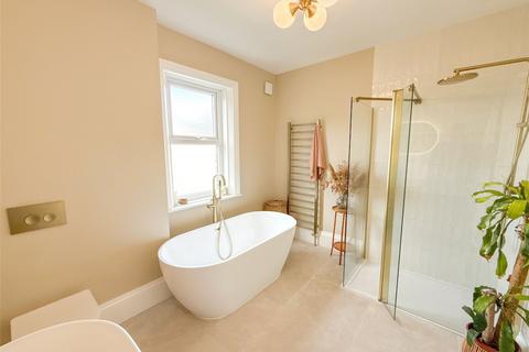 4 bedroom detached house for sale, Hollywell Lane, Sunniside, NE16
