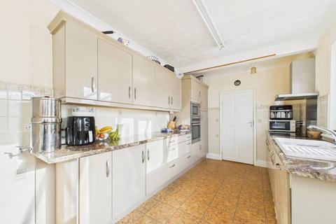 4 bedroom semi-detached house for sale, Wilbarn Road, Preston, Paignton