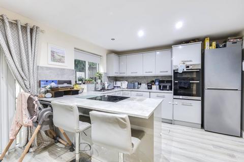 3 bedroom semi-detached house for sale, Abbeydale Gardens, Leeds, West Yorkshire, LS5