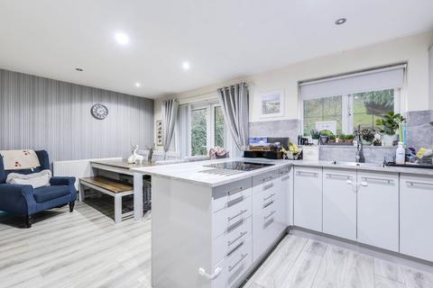 3 bedroom semi-detached house for sale, Abbeydale Gardens, Leeds, West Yorkshire, LS5